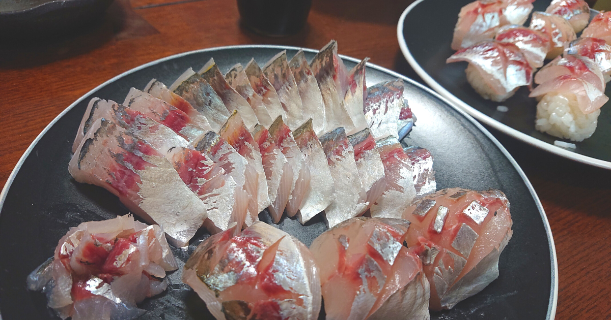 刺身とアジ寿司